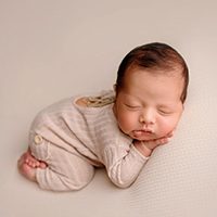 Newborn Photographer Paola Aldewliy #4