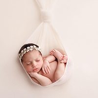 Newborn Photographer Paola Aldewliy #8