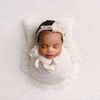 Newborn Photographer Paola Aldewliy #9